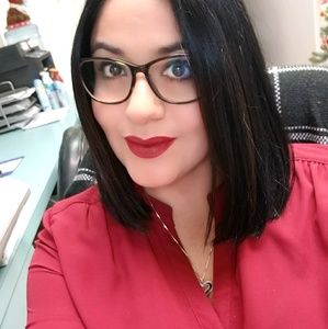 Meet your Posher, Corina